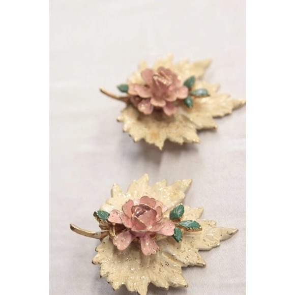 Vintage Pink Roses on Leaves Clip On Earrings 1950s Glitter Sparkles MCM - Picture 4 of 6
